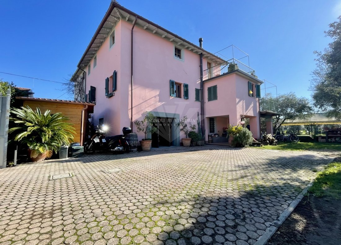 Country House in Pietrasanta, Tuscany, Italy 1 - 16651631