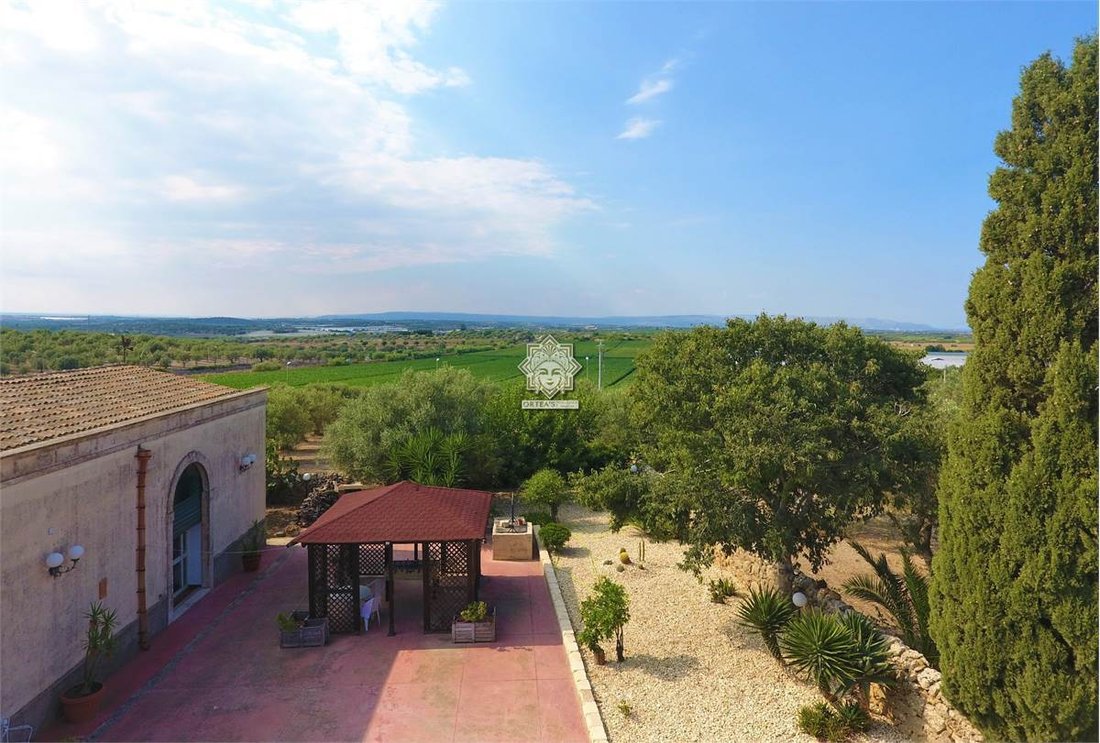 Villa in Center, Noto, Sicily 1 - 16651844