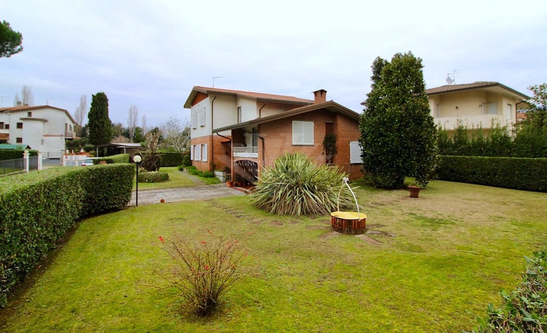Villa in Tonfano, Pietrasanta, Italy 5 - 16651485