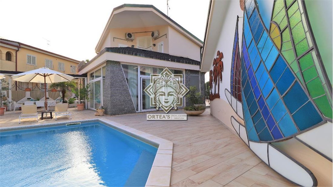Villa in Floridia, Sicily, Italy 3 - 16650984