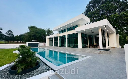 Villa in Pattaya City, Chon Buri, Thailand 1