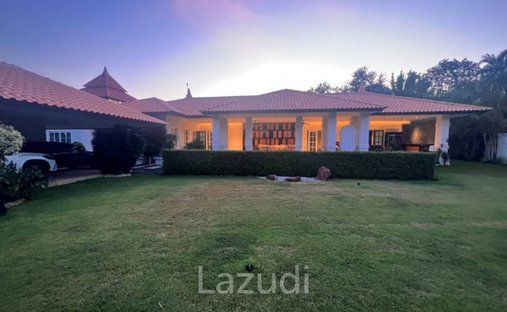 Villa in Nong Kae, Prachuap Khiri Khan, Thailand 1