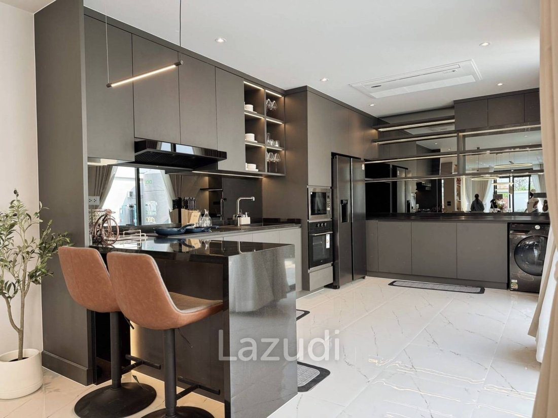 Villa in Pattaya City, Chon Buri, Thailand 1 - 16653556