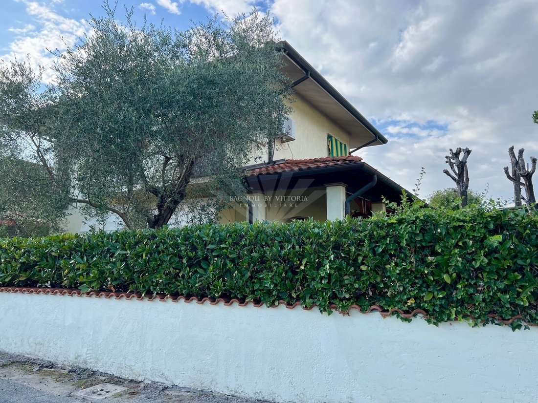 Villa in Tonfano, Pietrasanta, Italy 1 - 16651573