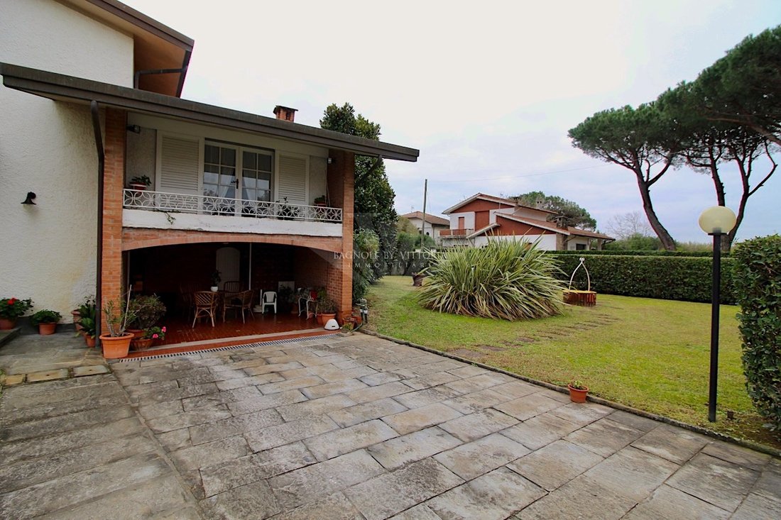 Villa in Tonfano, Pietrasanta, Italy 4 - 16651485
