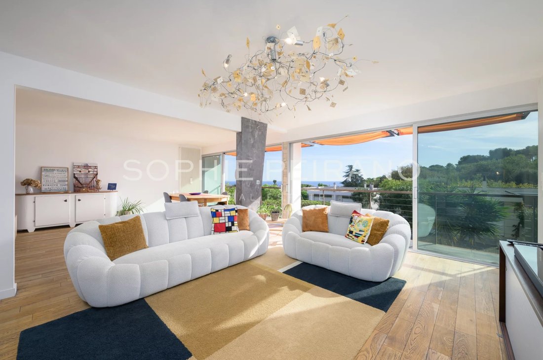 Villa in Antibes, Provence-Alpes-Côte d'Azur, France 2 - 16650858