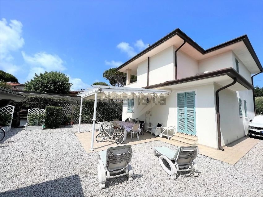 Villa in Tonfano, Pietrasanta, Italy 1 - 16651684