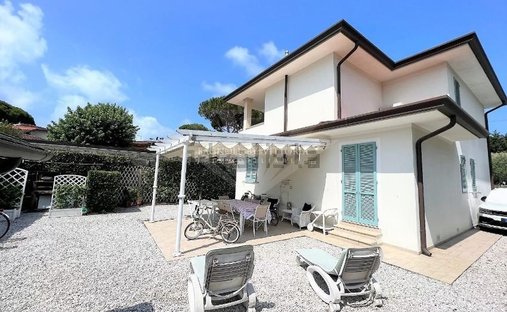 Villa in Tonfano, Pietrasanta, Italy 1