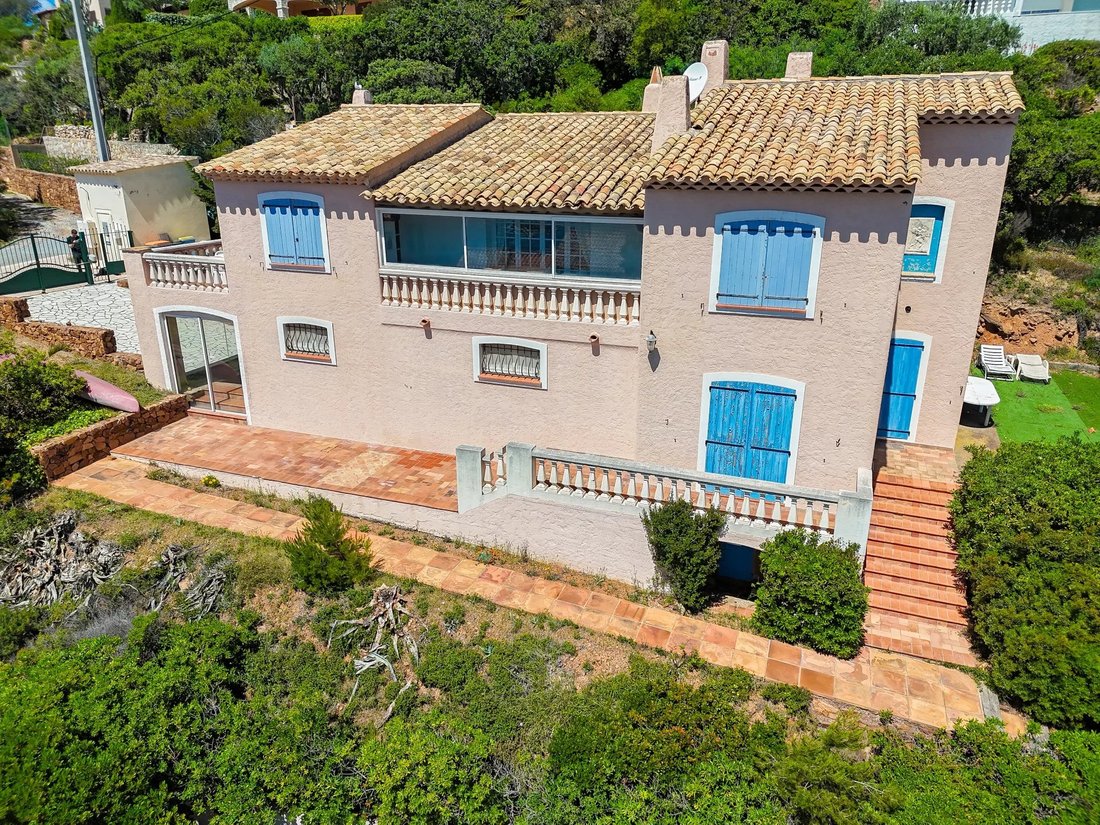 House in Le Dramont-Agay-Anthéor-Le Trayas, Saint-Raphaël, France 3 - 16650670