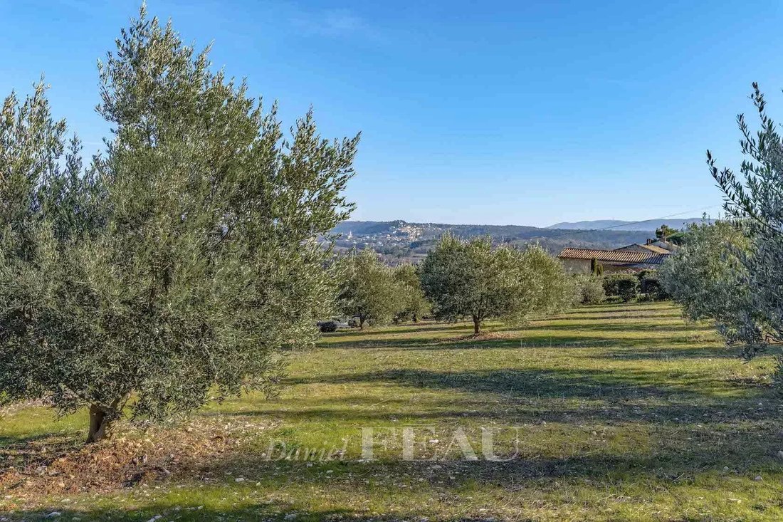Country House in Bonnieux, Provence-Alpes-Côte d'Azur, France 2 - 16649386