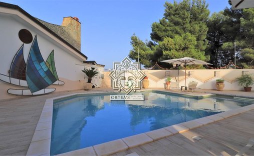 Villa in Floridia, Sicily, Italy 1