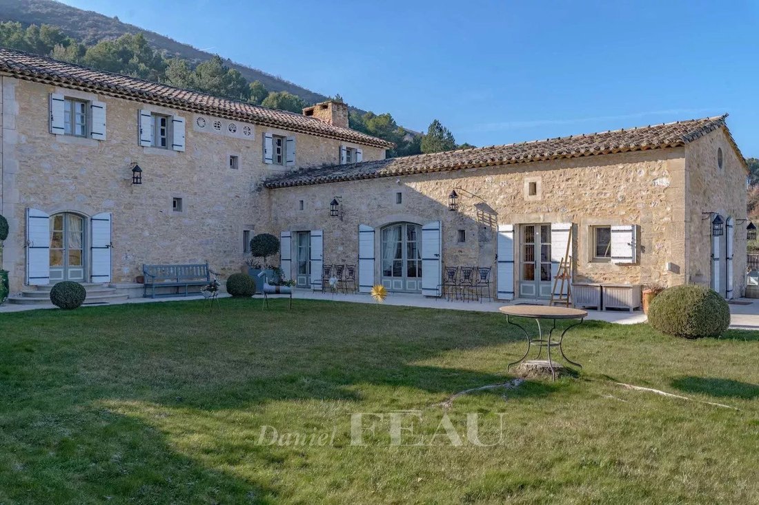 Country House in Bonnieux, Provence-Alpes-Côte d'Azur, France 1 - 16649386