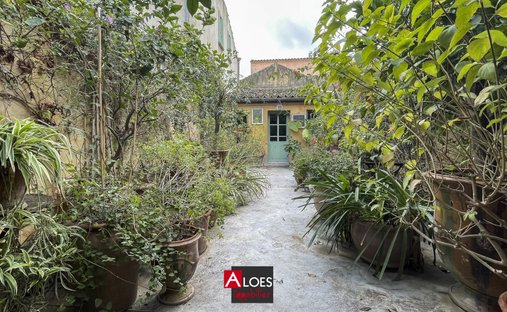 House in Centre Ville, Aigues-Mortes, France 1