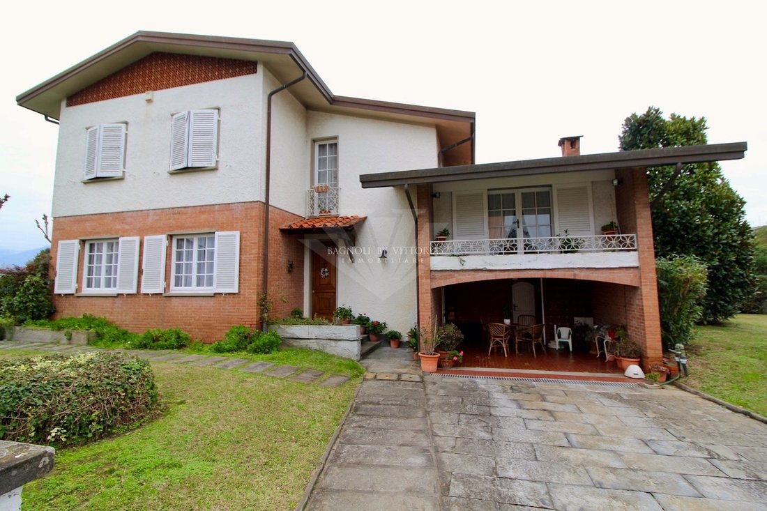 Villa in Tonfano, Pietrasanta, Italy 1 - 16651485