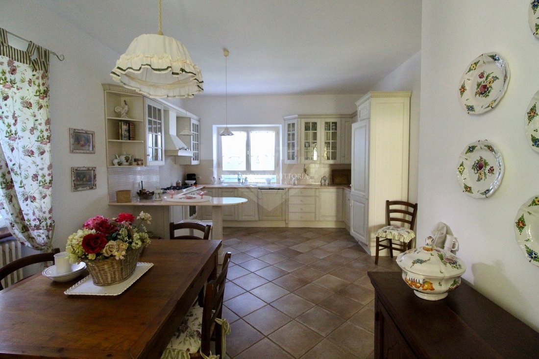 Villa in Pietrasanta, Tuscany, Italy 4 - 16651546