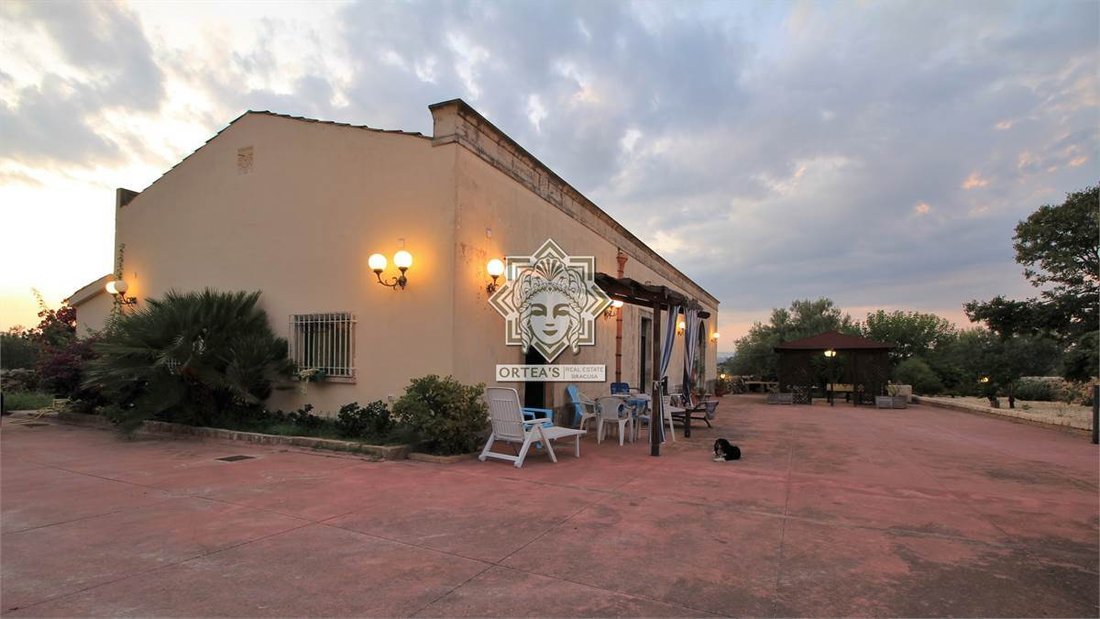 Villa in Center, Noto, Sicily 2 - 16651844