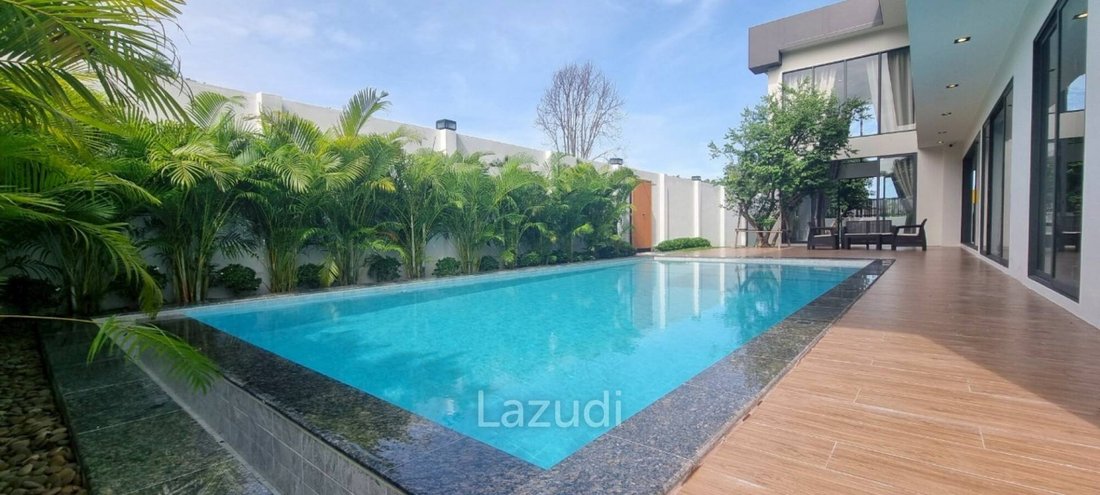 Villa in Pattaya City, Chon Buri, Thailand 1 - 16652903