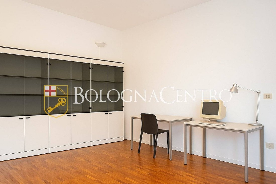 Apartment in Historic Center, Bologna, Italy 2 - 16651589