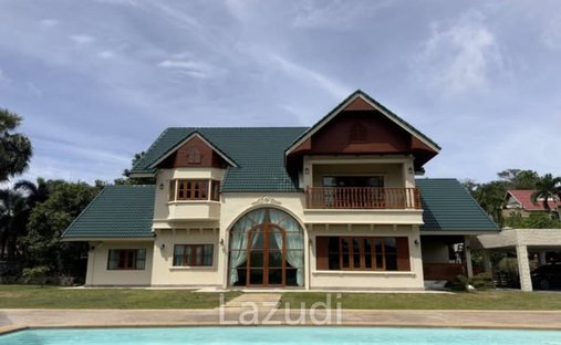 Villa in Chalong, Phuket, Thailand 1