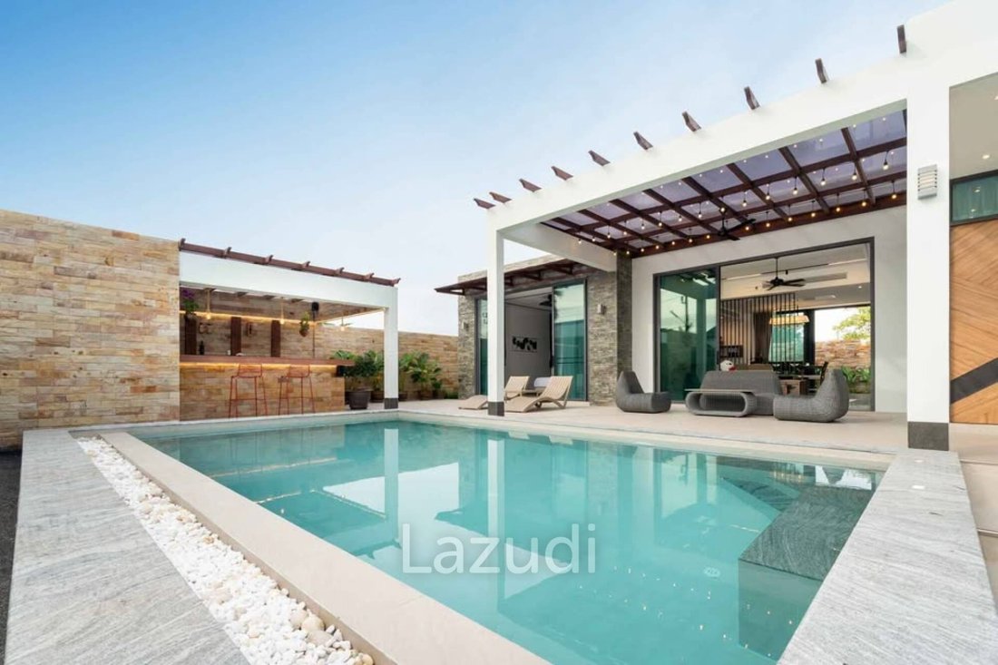 Villa in Thep Krasatti, Phuket, Thailand 1 - 16650805