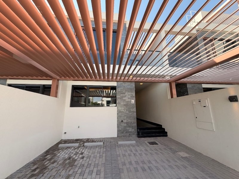 Townhouse in Damac Hills, Dubai, United Arab Emirates 2 - 16649330