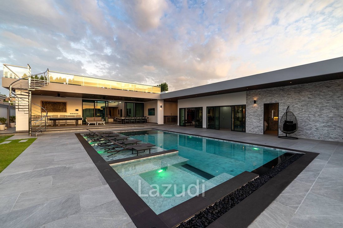 Villa in Pattaya City, Chon Buri, Thailand 1 - 16650448