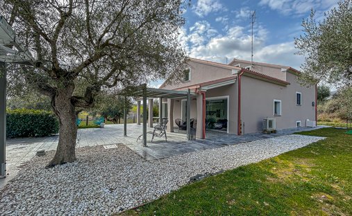 Castle for Sale in Cingoli, Marche, Italy