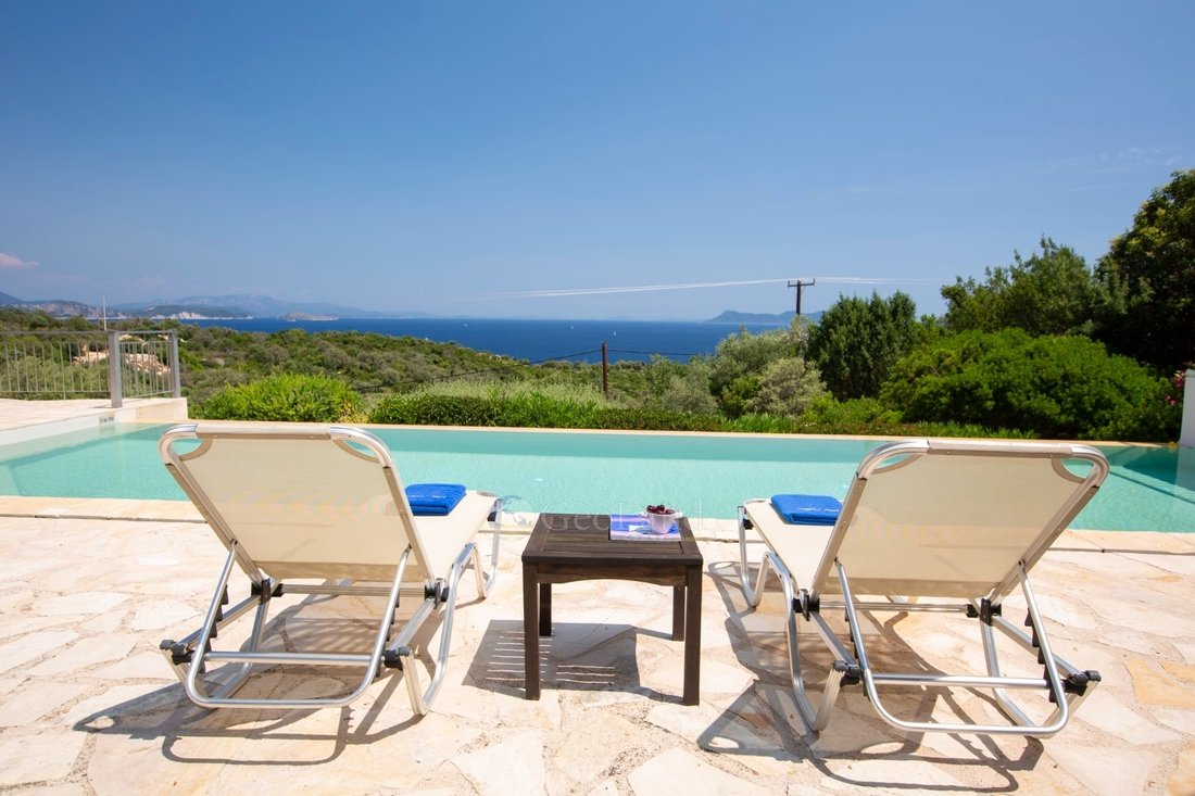 Villa in Eugirou, Apollonioi, Greece 1 - 16649672