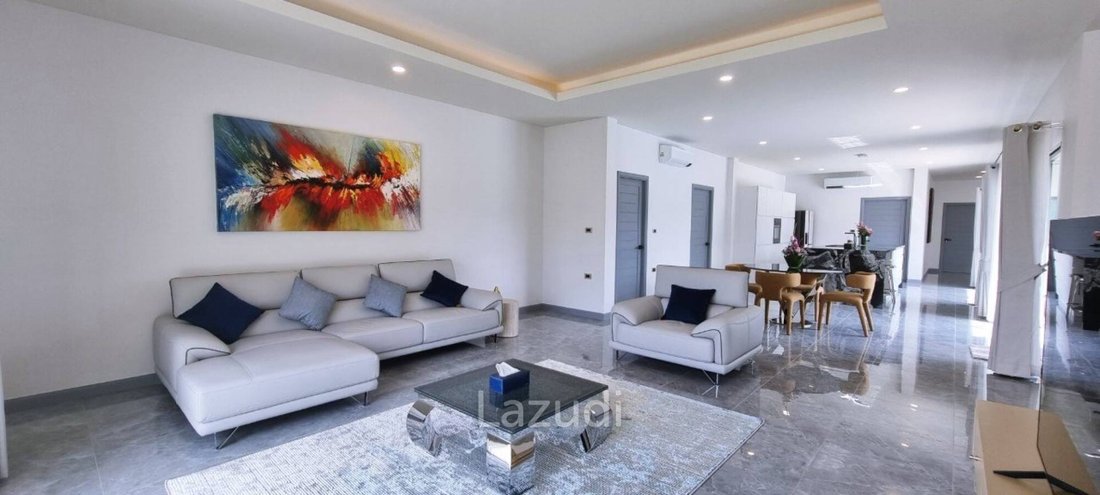 Villa in Pattaya City, Chon Buri, Thailand 2 - 16650051