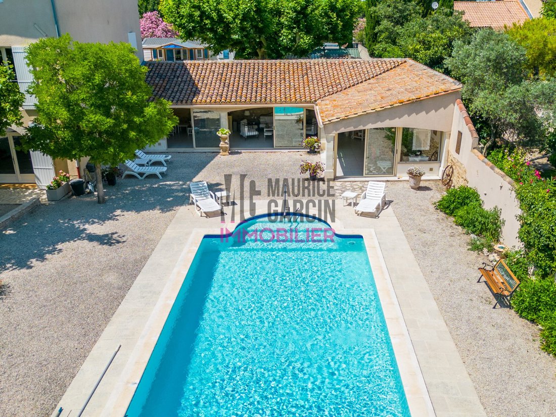 House in Saint-Saturnin-lès-Avignon, Provence-Alpes-Côte d'Azur, France 2 - 16653977