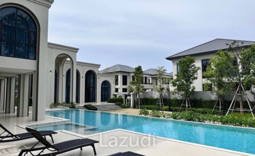 Villa in Nong Pla Lai, Chon Buri, Thailand 1