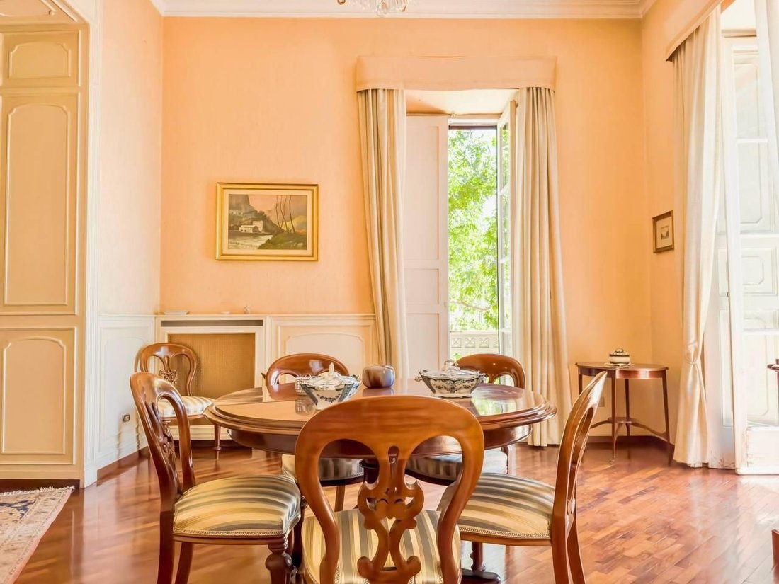 Apartment in Chiaia, Naples, Campania 2 - 16651207