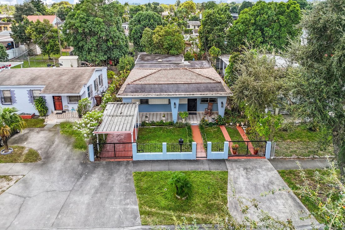 House in Hialeah, Florida, United States 3 - 16650390