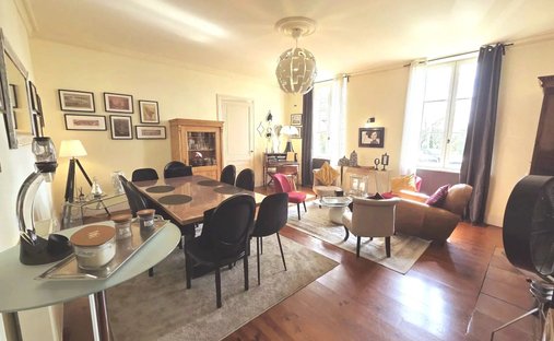 Castle for Sale in Monségur, Nouvelle-Aquitaine, France