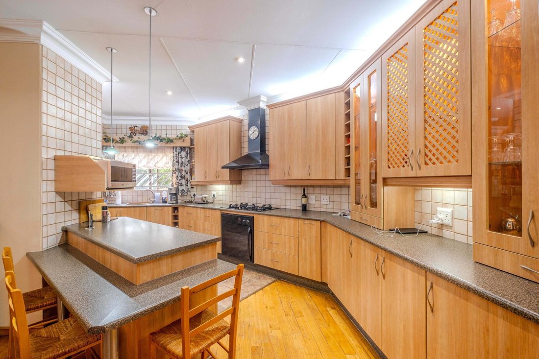House in Pretoria, Gauteng, South Africa 4 - 16651936