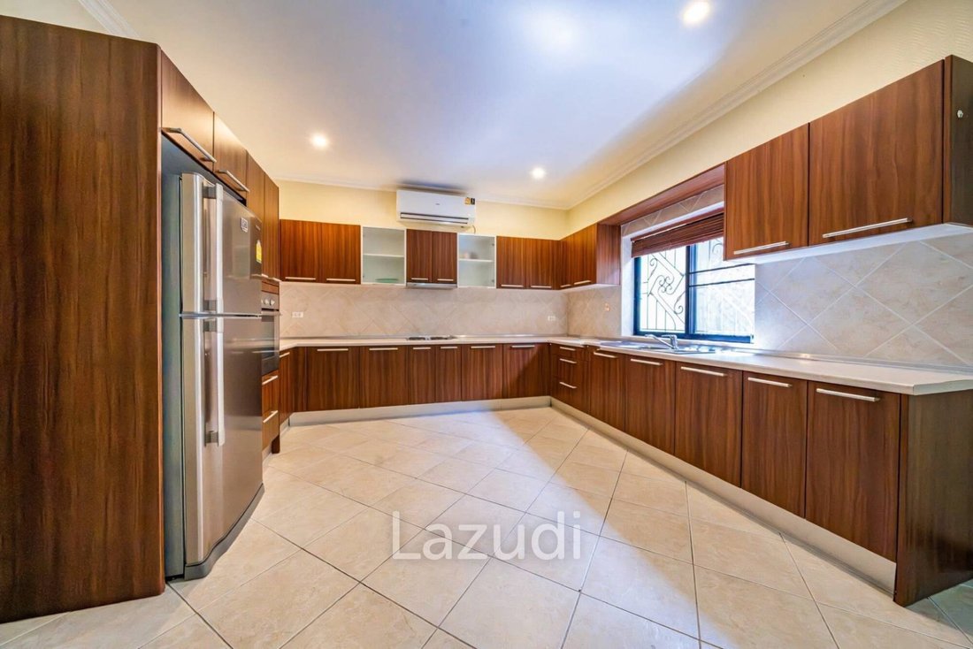 Villa in Pattaya City, Chon Buri, Thailand 4 - 16650541