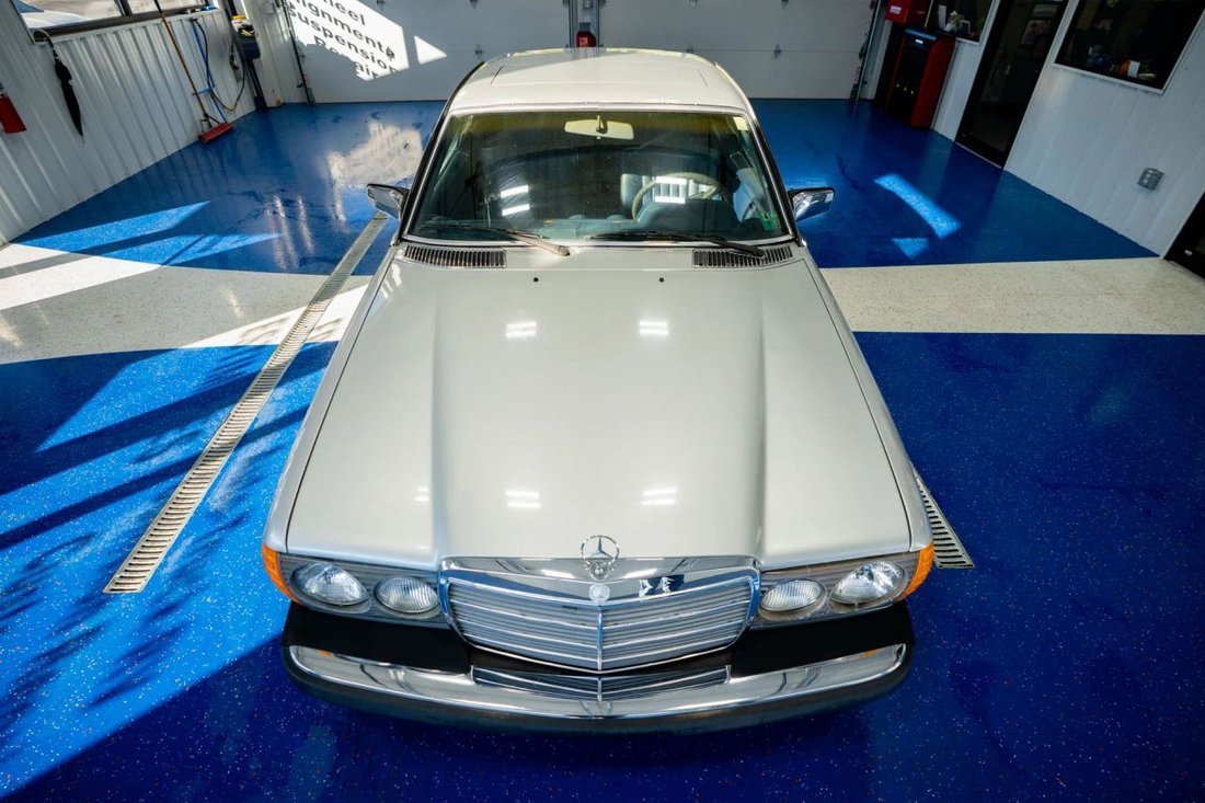 Coupe in Osceola, IN, United States 4 - 16653458