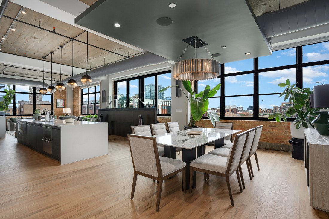 Breathtaking West Loop Penthouse In Chicago, Illinois, United States ...