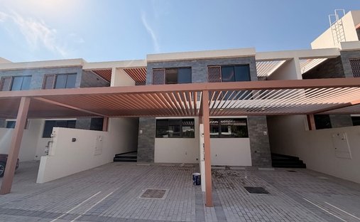 Townhouse in Damac Hills, Dubai, United Arab Emirates 1
