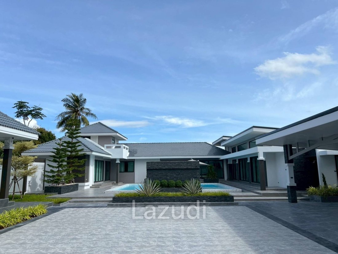 Villa in Pong, Chon Buri, Thailand 1 - 16652417