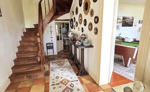 Castle for Sale in Monségur, Nouvelle-Aquitaine, France