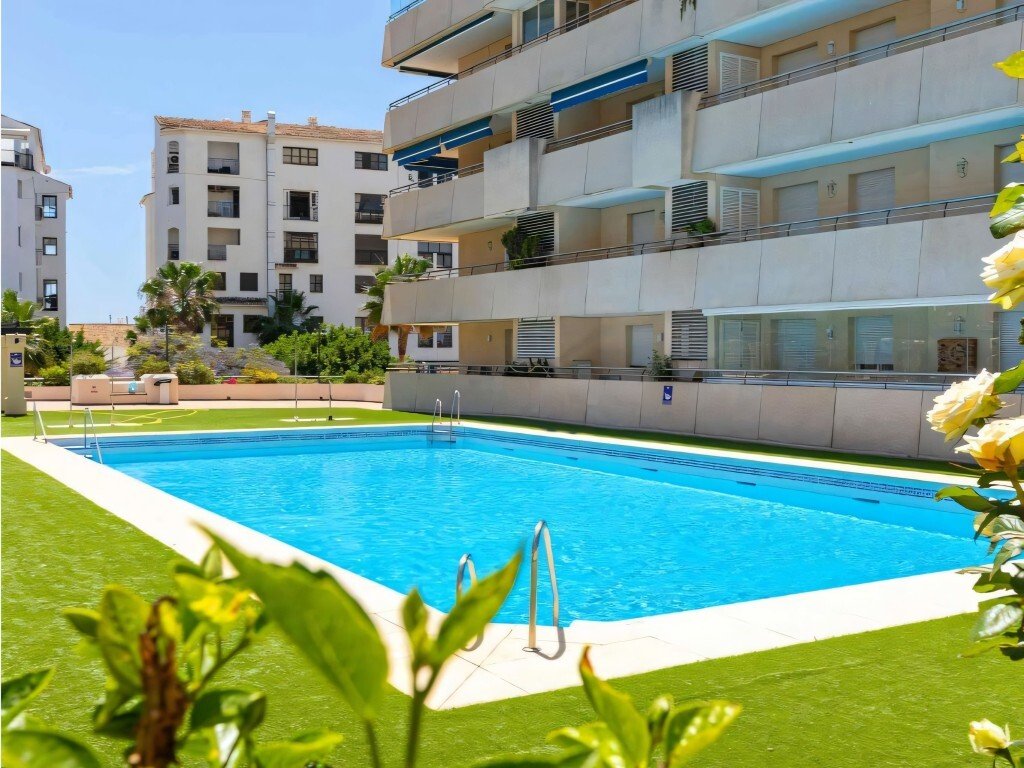 Apartamento en Playa Puerto Banús, Marbella, España 2 - 16651979