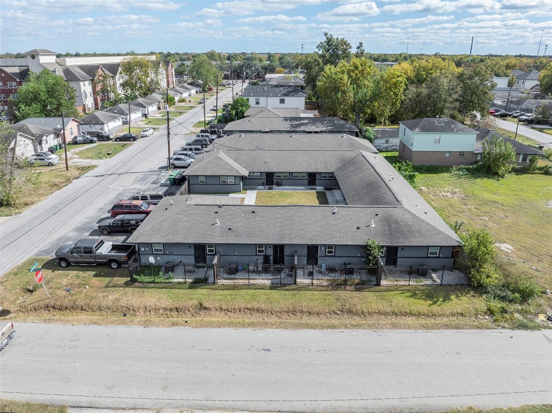 Houston, Texas, United States 4 - 16652277