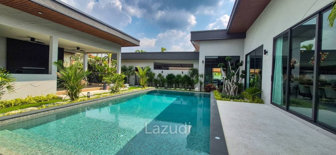 Villa in Pattaya City, Chon Buri, Thailand 1 - 16650765