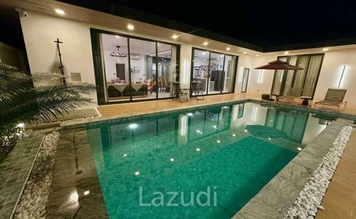 Villa in Choeng Thale, Phuket, Thailand 1