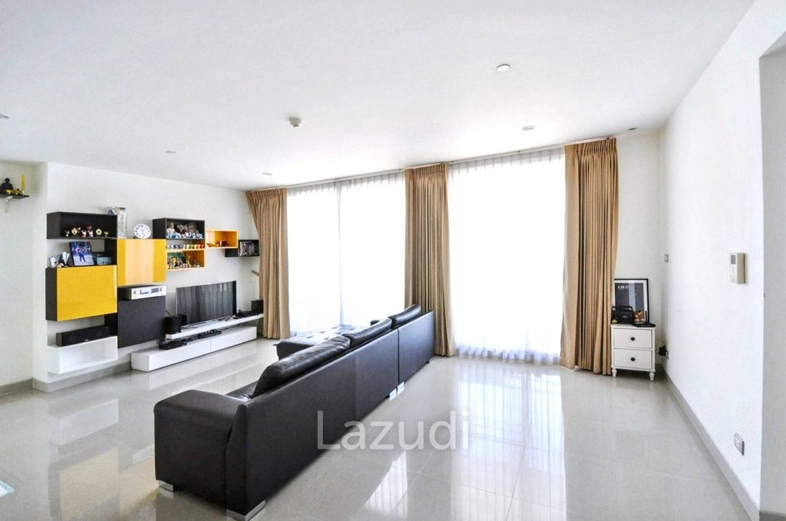 Apartment in Bang Lamphu Lang, Krung Thep Maha Nakhon, Thailand 1 - 16650408