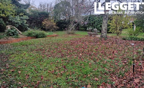 Castle for Sale in Bouliac, Nouvelle-Aquitaine, France