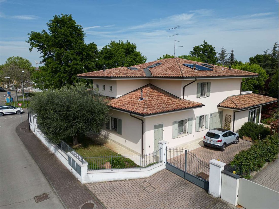 Villa in Castelnuovo Rangone, Emilia-Romagna, Italy 5 - 16651638
