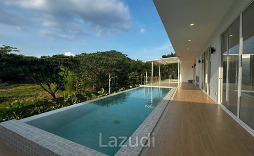 Villa in Si Sunthon, Phuket, Thailand 1