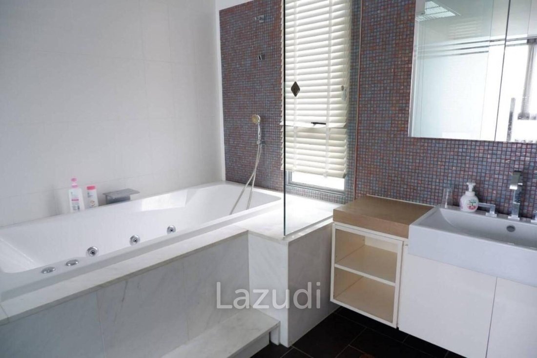 Apartment in Pattaya City, Chon Buri, Thailand 5 - 16654435